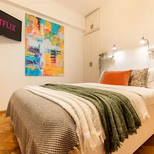 2br At Piata Natiunilor Unite: Perfect For Center Appartamento